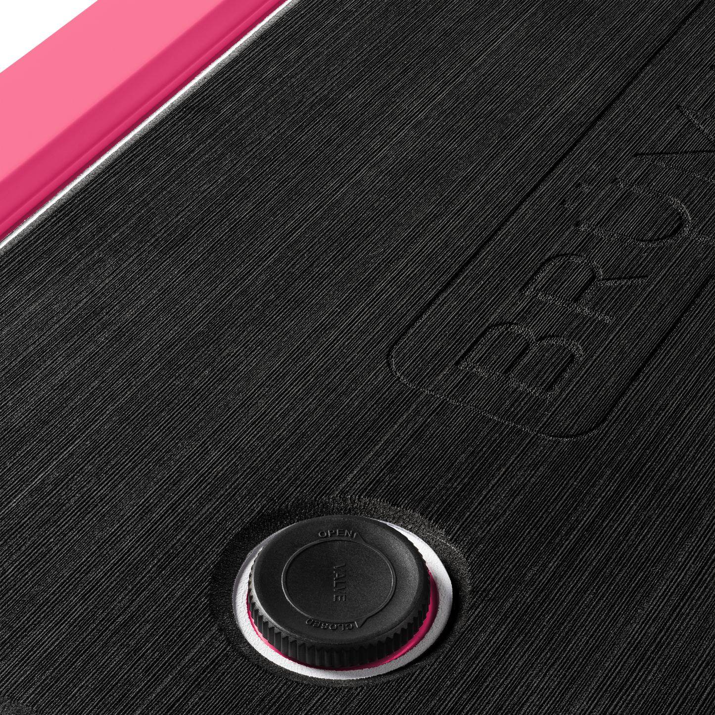 brutank-r3 brutank-55qt-neonpink-vent.png